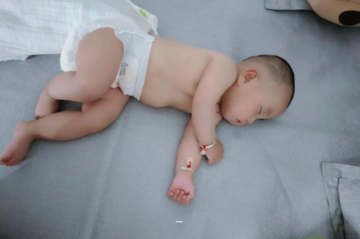 试管代怀生子合法吗几个月宝宝可以竖抱